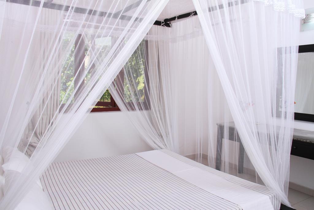 Harris Villa Hikkaduwa Habitación foto
