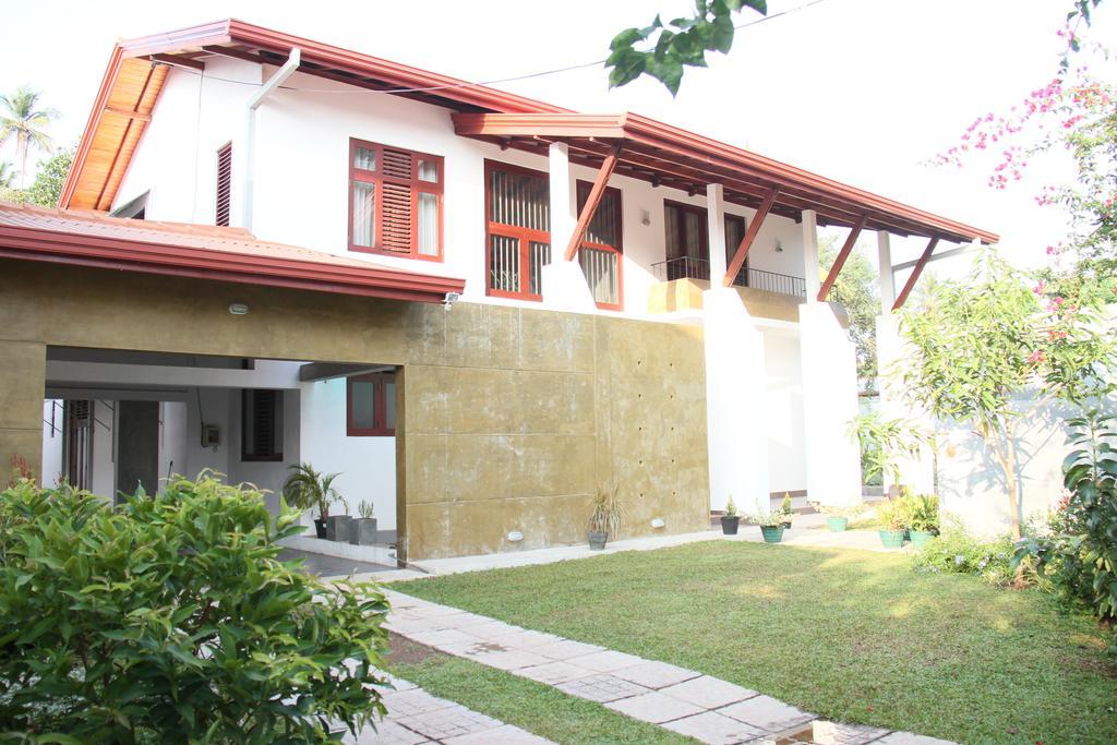 Harris Villa Hikkaduwa Habitación foto